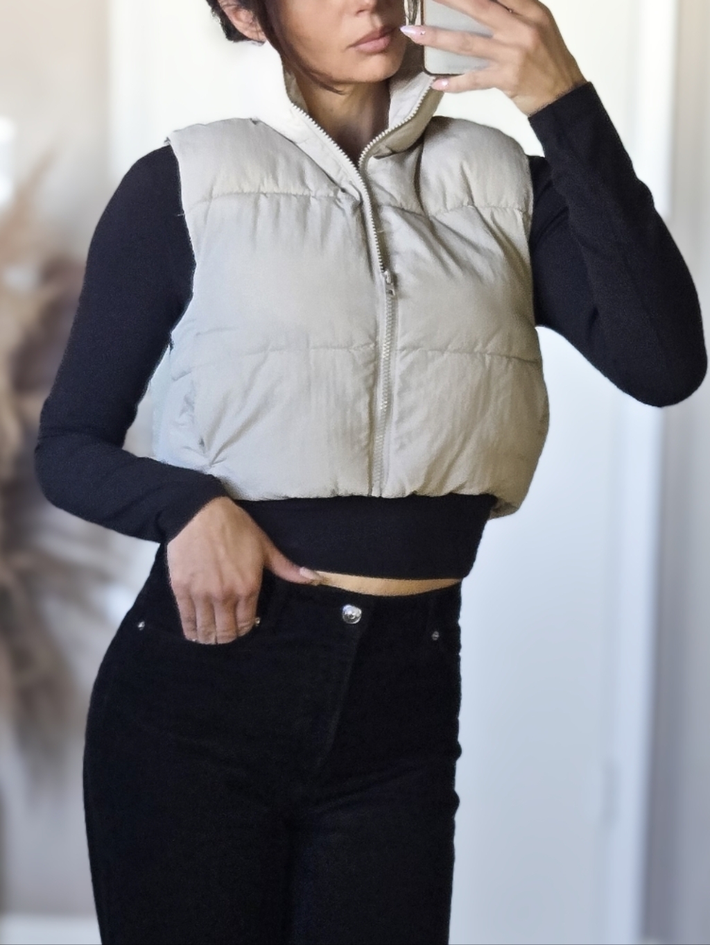 H&M Cropped Puffer Vest Light Beige Xs Trendy Chic Clean Girl Neutral